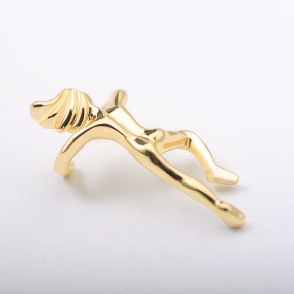📢 4/$15 Gold Rock Climbing Woman Ear Cuff - Picture 4 of 4